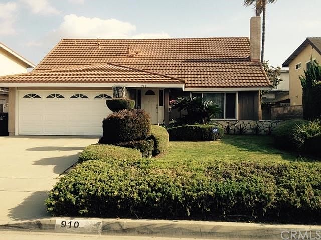1st image of 910 Stonebryn Dr