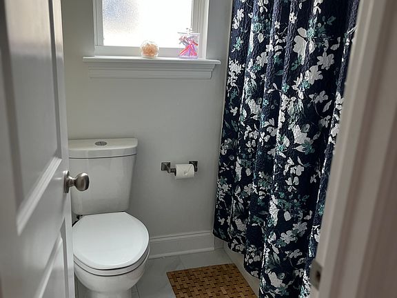 3rd image of 2433 Almonaster Ave