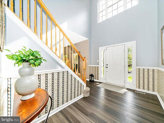 5th image of 902 Gunnison Ct