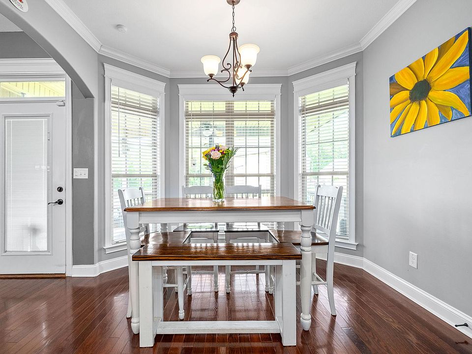 1st image of 1525 Amblewood Way
