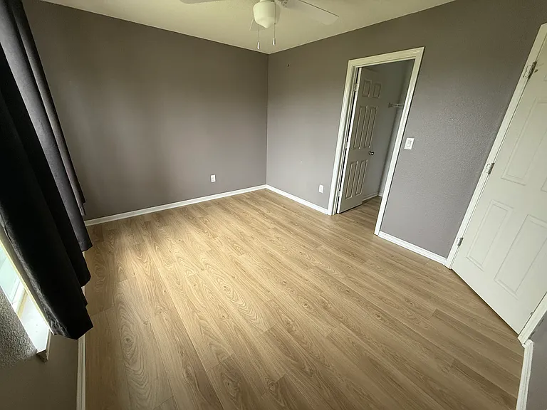 2319 Orchard Creek Dr — Photo 14