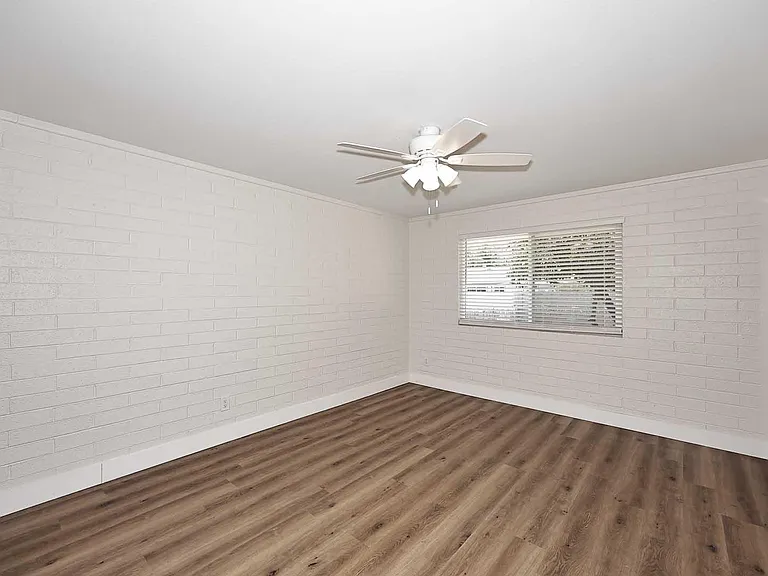 10537 W La Jolla Dr — Photo 15