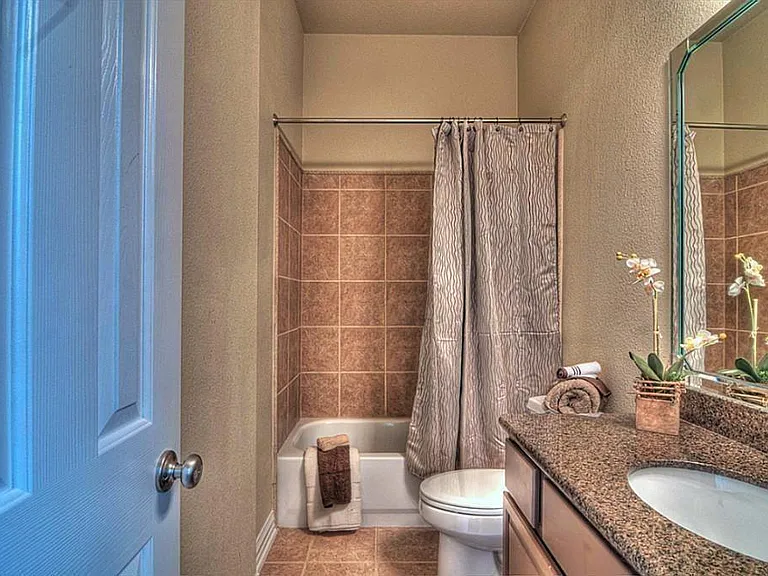 3505 Jackson St — Photo 24