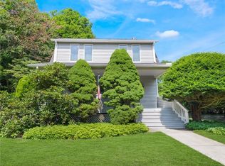 1 Brookside Ave, Airmont, NY 10901