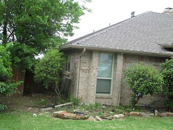 2nd image of 1722 Mayflower Dr