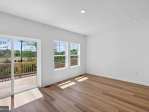3rd image of 64 Silverbell Ave #64