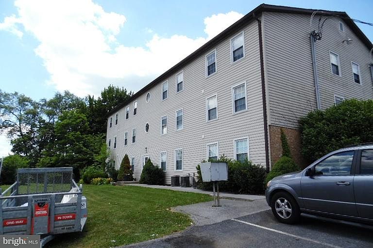 1st image of 1416 N Shenandoah Ave APT 12
