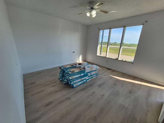 5th image of 4848 W 49th Ave