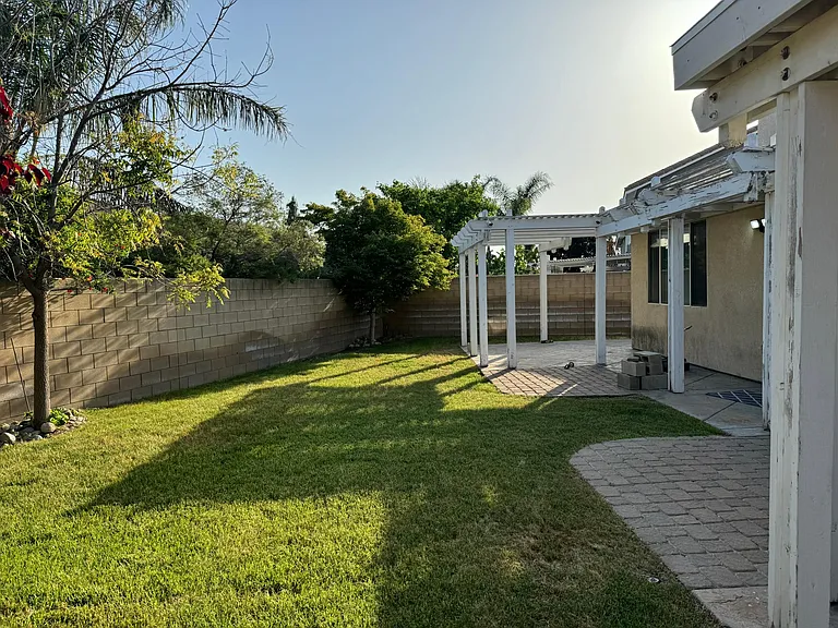 14975 Mount Wilson Ln — Photo 30