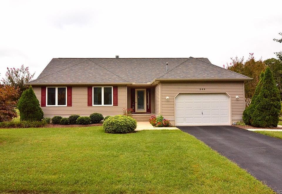 1st image of 343 Fairway Ln