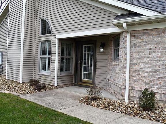 3rd image of 804 Hunt Club Dr