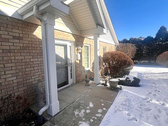2nd image of 11427 Foxwoods Dr
