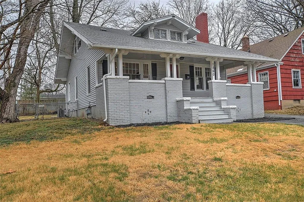 1860 E Cantrell St photo 1