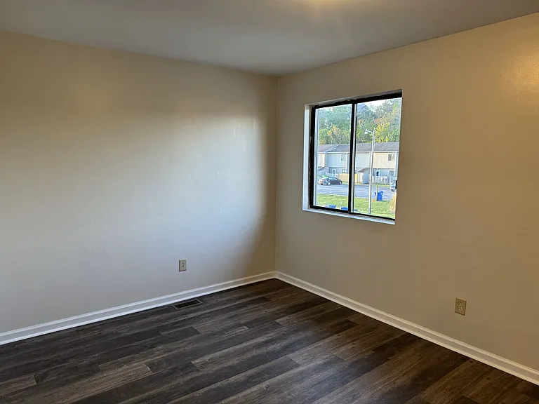 Pine Villa Town Houses — Photo 11