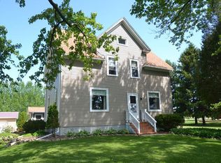 4618 Division Rd, West Bend, WI 53095