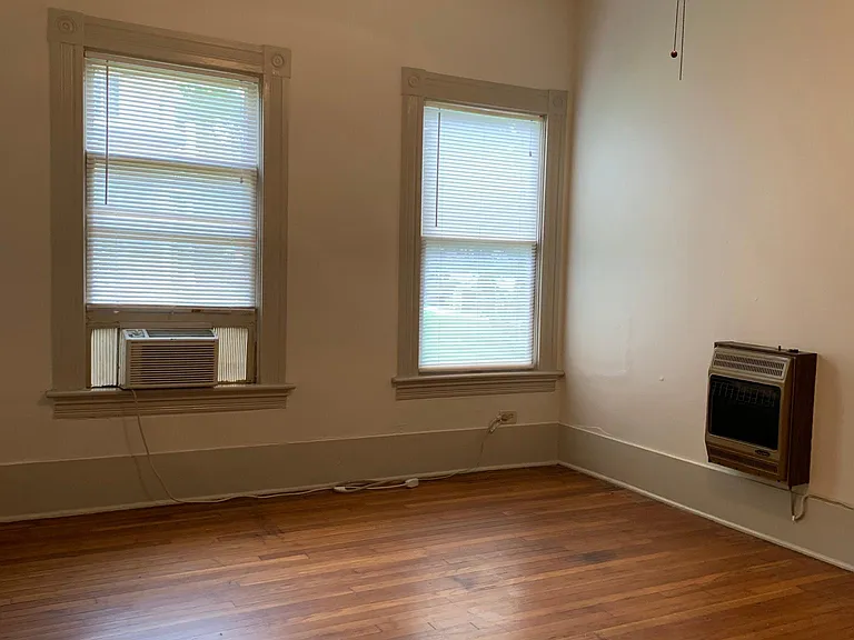 125 Adams St #1 — Photo 14