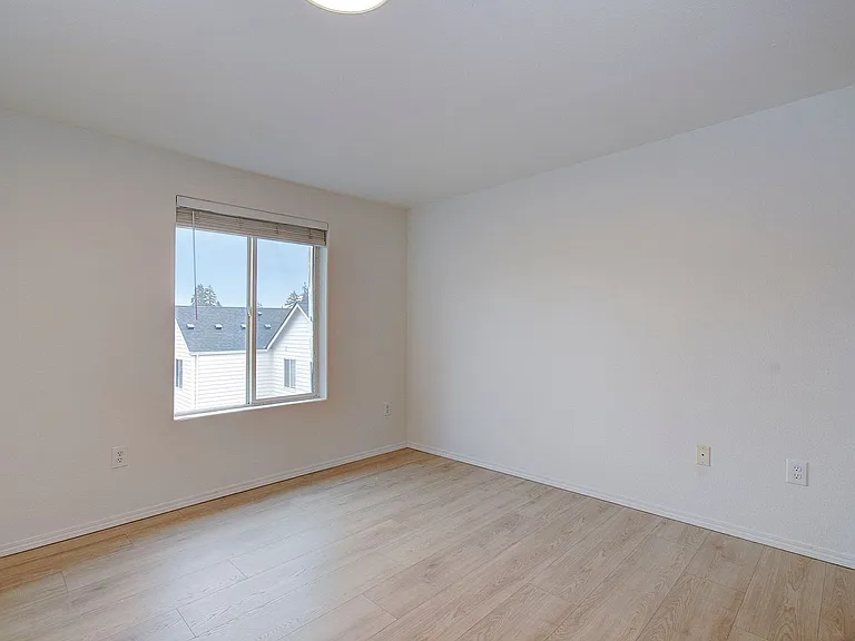 8601 NE 21st St #D — Photo 12