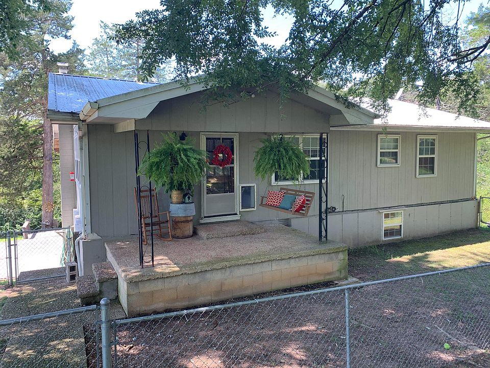 1st image of 514 W 13th St