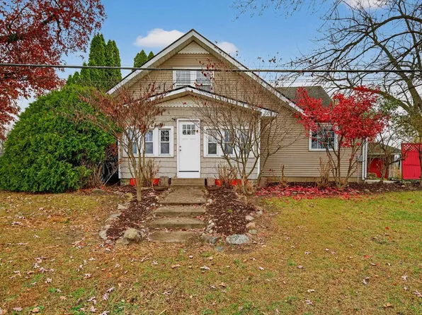 807 S Franklin St, Winamac, IN 46996