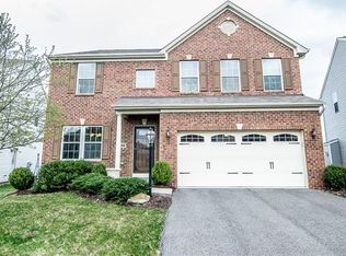 132 Village Cir, Oakdale, PA