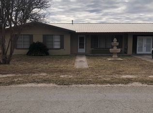 201 E Veltman St, Brackettville, TX 78832
