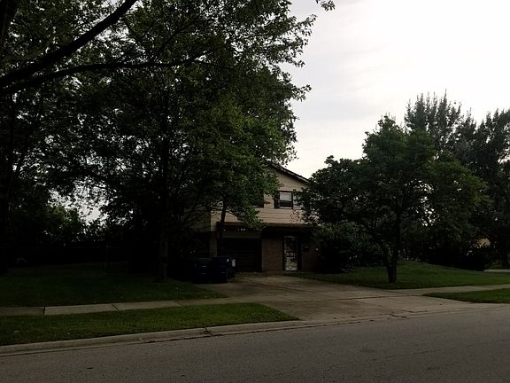 3rd image of 8817 W 91st Pl