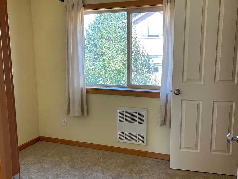 4543B 40th Ave SW — Photo 15