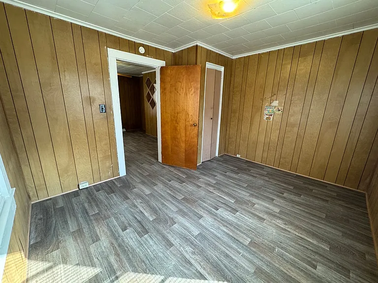 615 W Davidson Ave — Photo 3