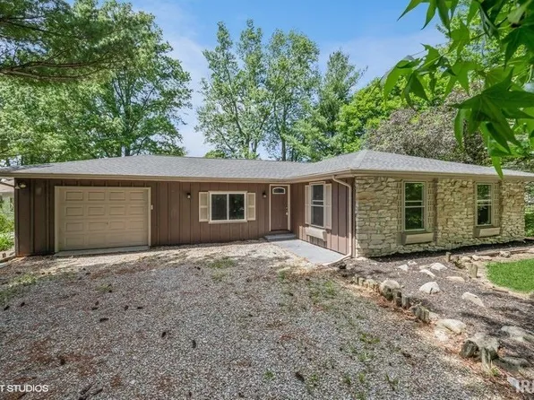 402 Sherwood Forest Dr, Galveston, IN 46932