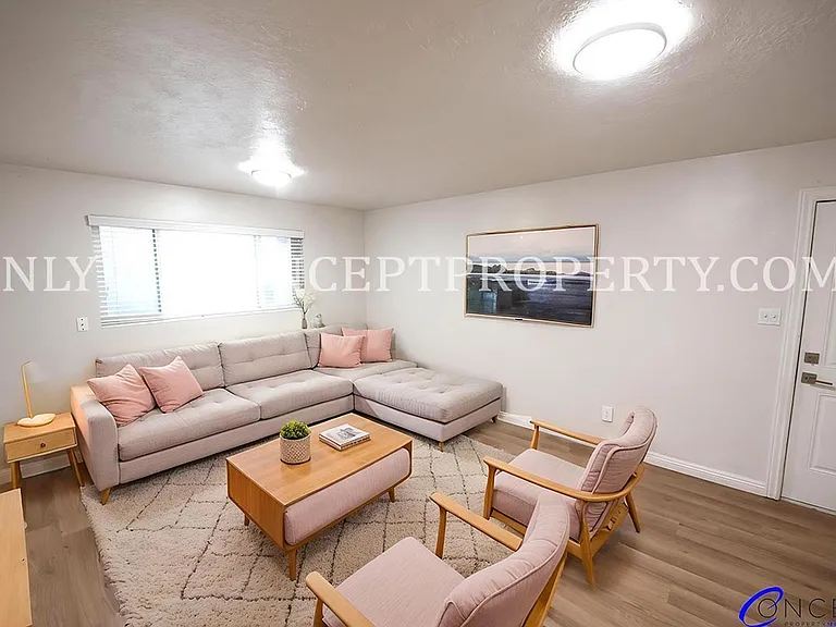 943-971 Chapel Dr — Photo 58