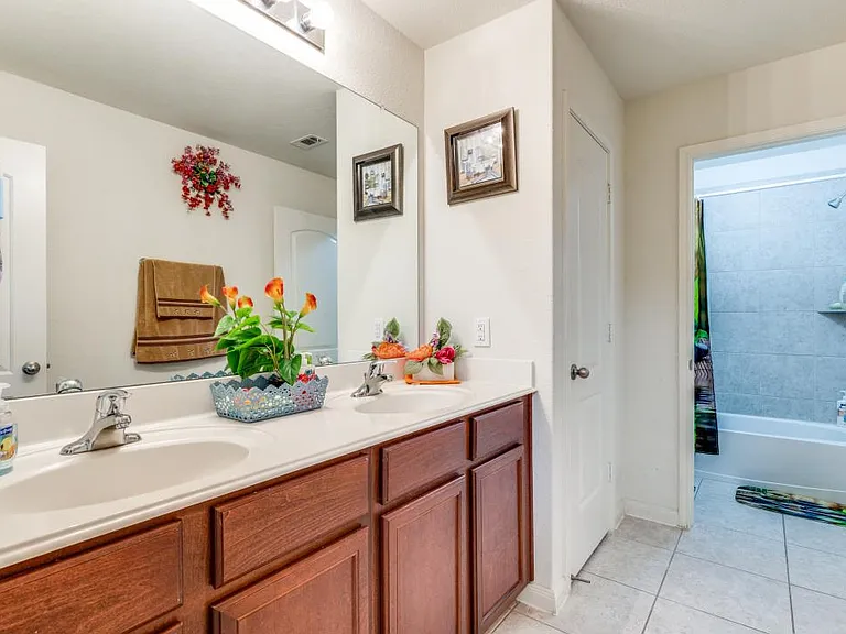 3025 Rocking Hills Trl — Photo 9