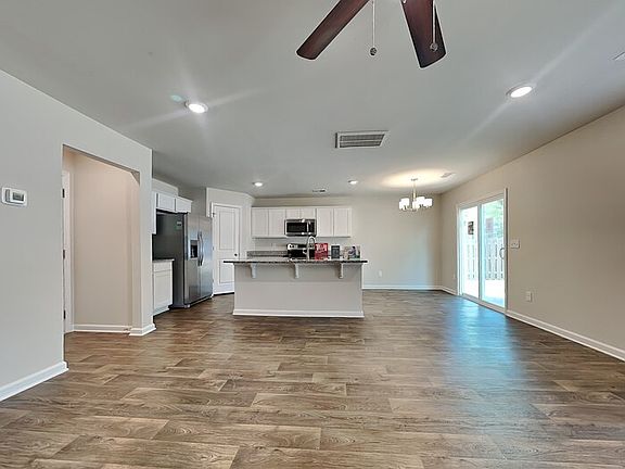 4th image of 480 Blue Garden Way