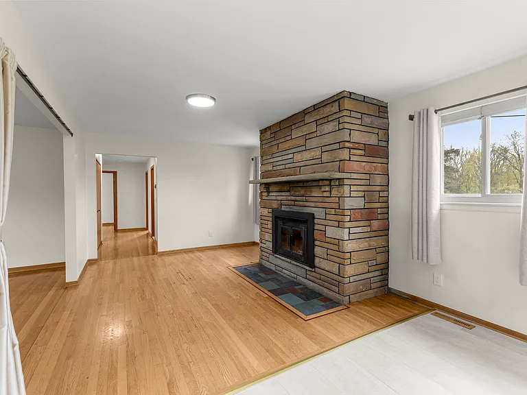 20325 Westview Dr — Photo 5