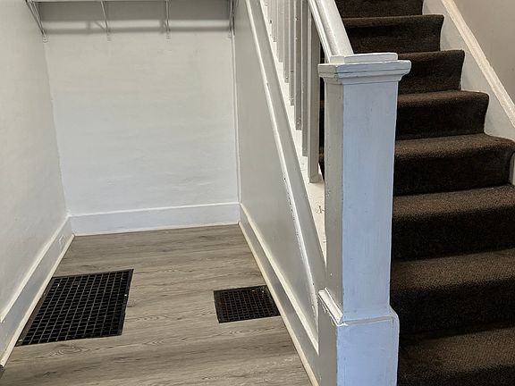 2nd image of 37 E Court St #1/2