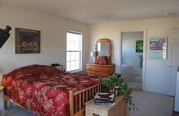 5th image of 123 Cornwall Pl
