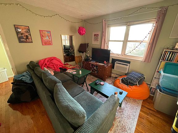 5th image of 3122 44th St #1