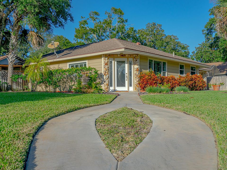 1st image of 900 Brookside Dr
