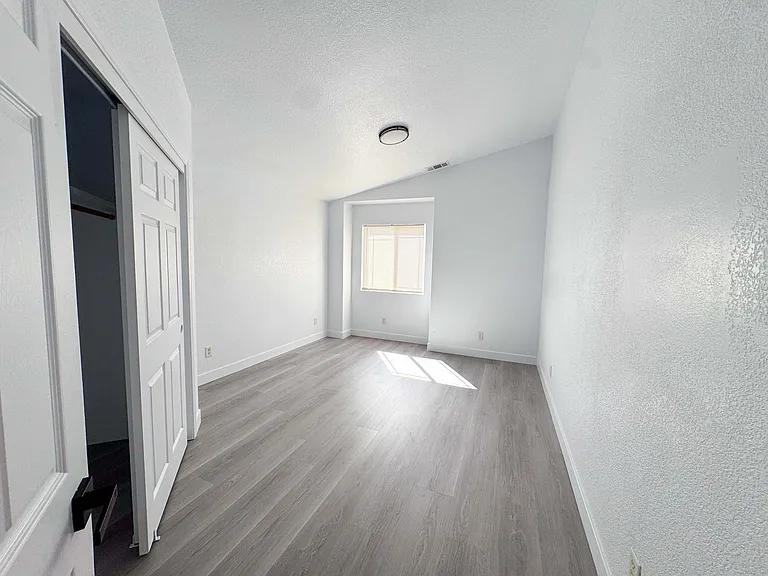 1033 Chenin Blanc St — Photo 15