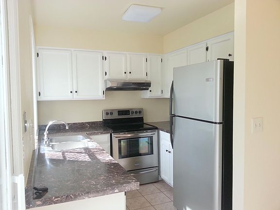 3rd image of 1603 Cottonwood Dr Unit J