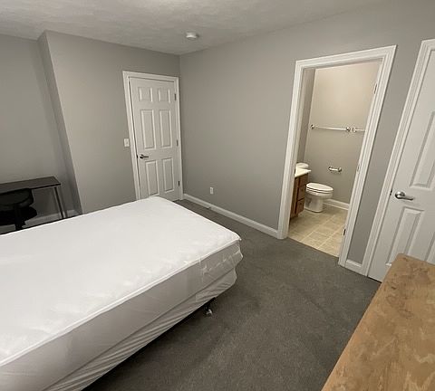 Ground floor bedroom with full bathroom