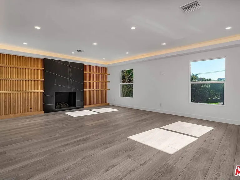 9345 W Olympic Blvd — Photo 17