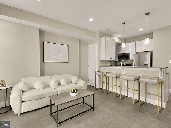 2nd image of 2714 Ontario Rd NW Unit 2