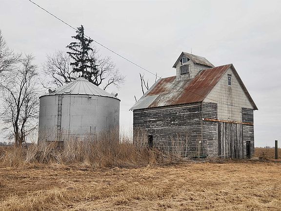 2nd image of 1850 Daysville Rd