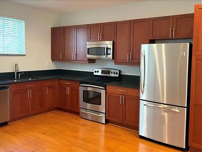 372 SW 14th Ave #372 — Photo 4
