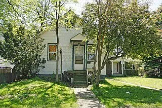 235 W Quincy St photo 1