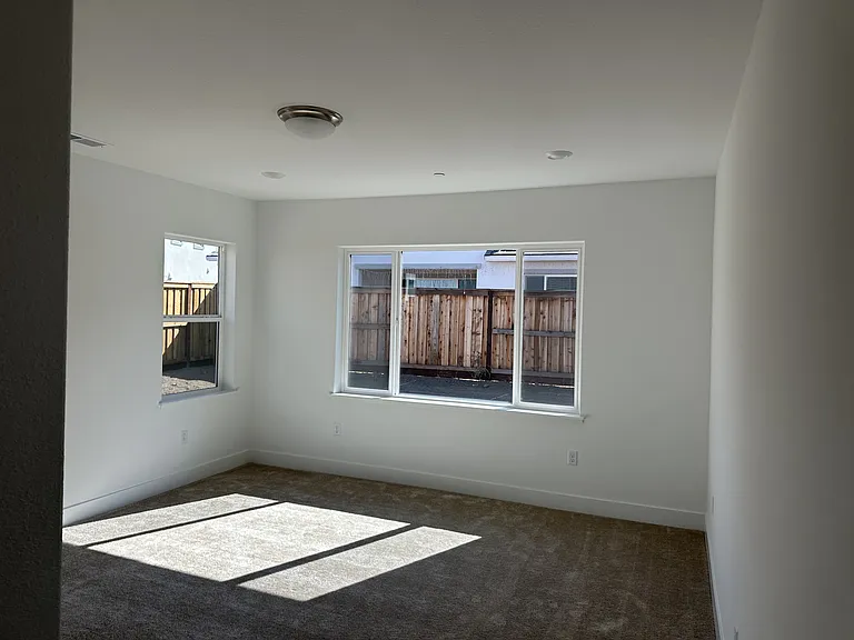 2779 Mulholland Dr — Photo 18