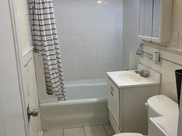 264 Foster St #1 — Photo 6