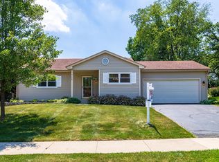 1268 Dogwood Ln, Carol Stream, IL 60188