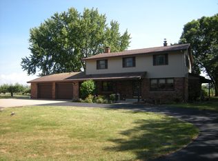 5841 W Sandra Dr, Appleton, WI 54913