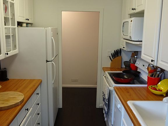 4th image of 1360 N Sandburg Ter APT 311C